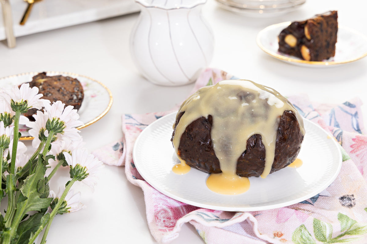 Pudding Lady Christmas puddings styled